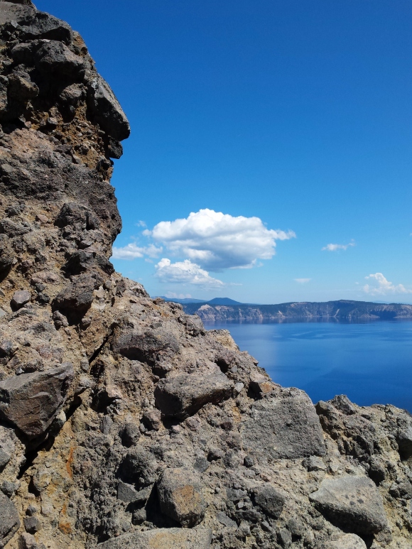 wp237 rock side crater lake 20190808_113809