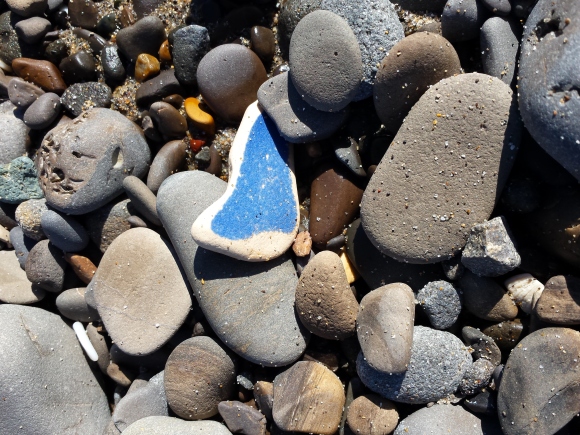 wp269 09 blue pottery w rocks 20200214